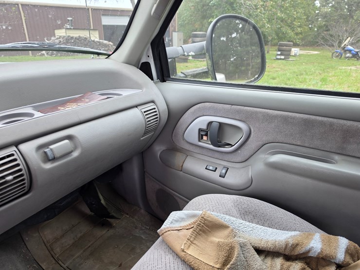 #25253-•-1995-gmc-sierra-pickup-truck-image-29