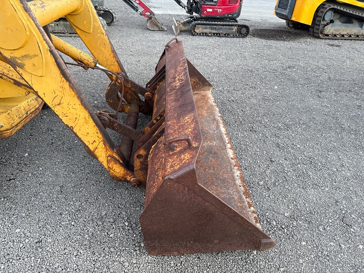 john-deere-310-image-4