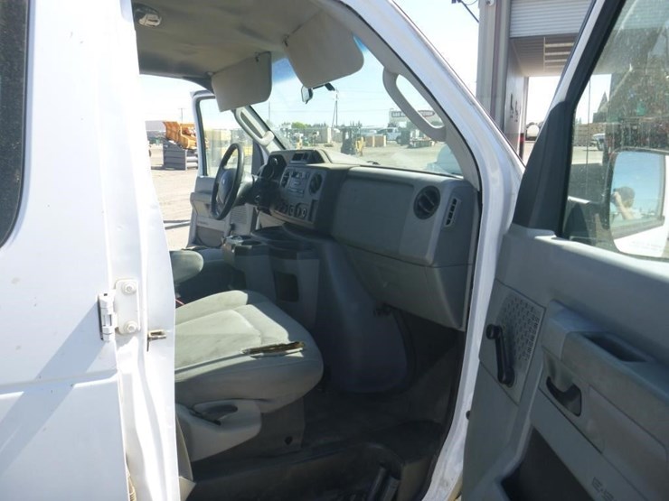 2009-ford-econoline-350-image-6