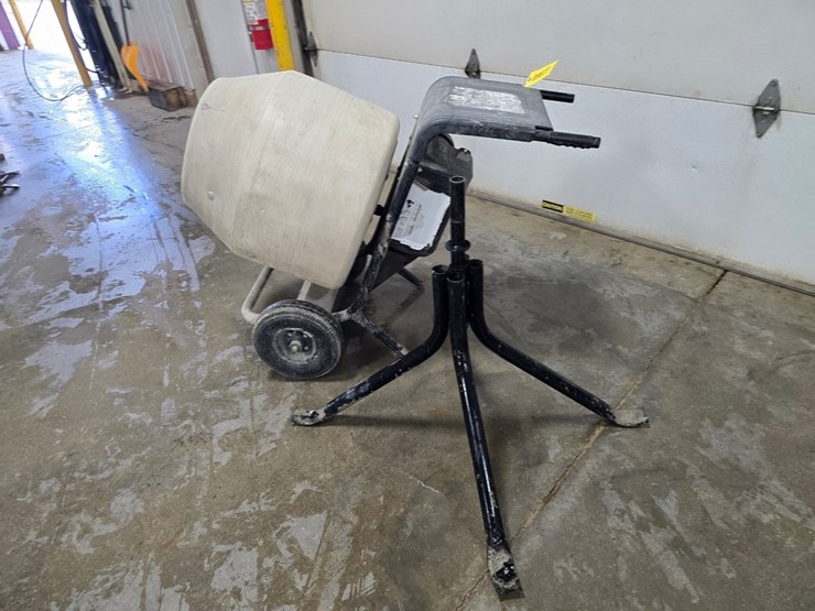#9677-•-2016-mix-n-go-dm1500-cement-mixer-image-2