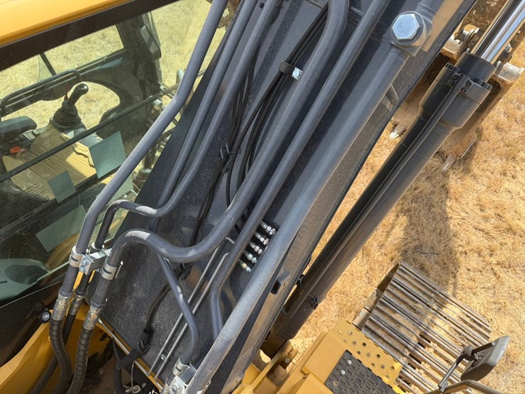 2024-deere-210g-lc-image-55
