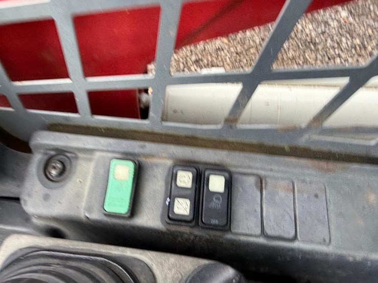2020-takeuchi-tl8-image-25