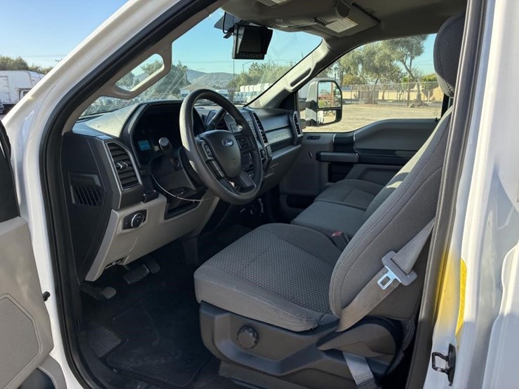 2018-ford-f550-xlt-image-17