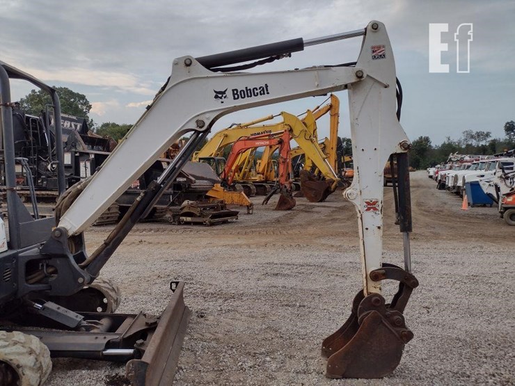 2010-bobcat-e35-image-25