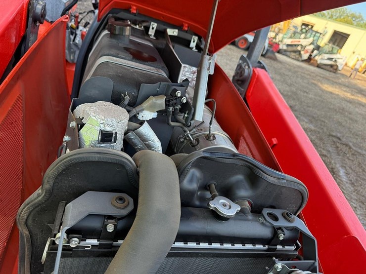 2019-kubota-l47-image-14