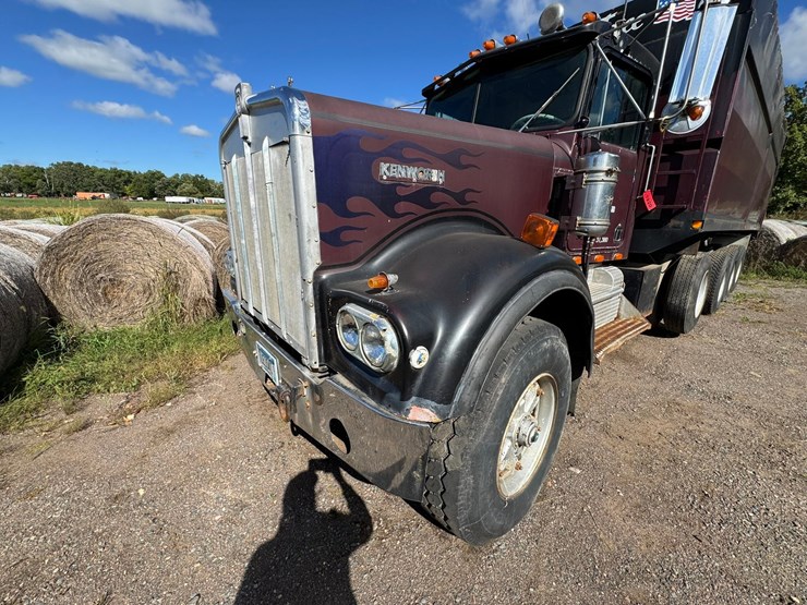 1981-kenworth-w900-image-10