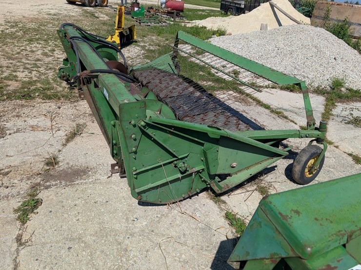 john-deere-8-image-1