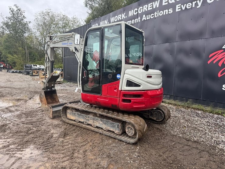 2016-takeuchi-tb260-image-4