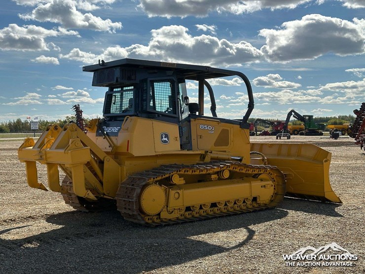 john-deere-10-image-3