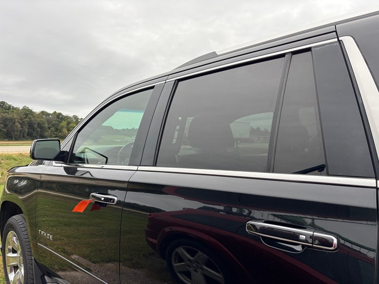 2015-chevrolet-tahoe-ltz-image-10