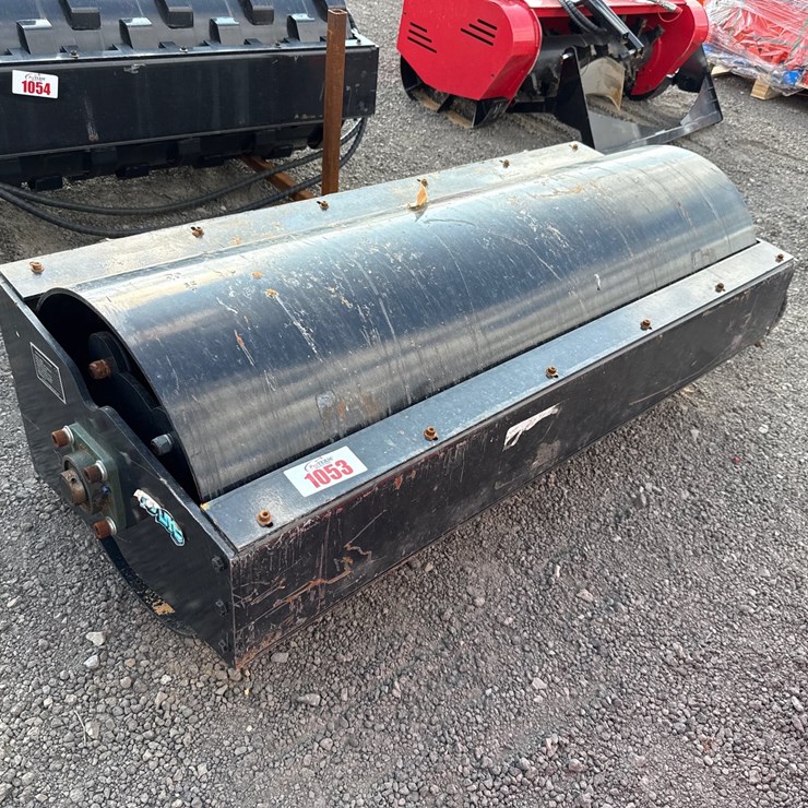#1053 • 60" SKID STEER VIBRATORY ROLLER