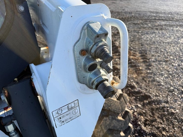 2018-bobcat-s550-image-11