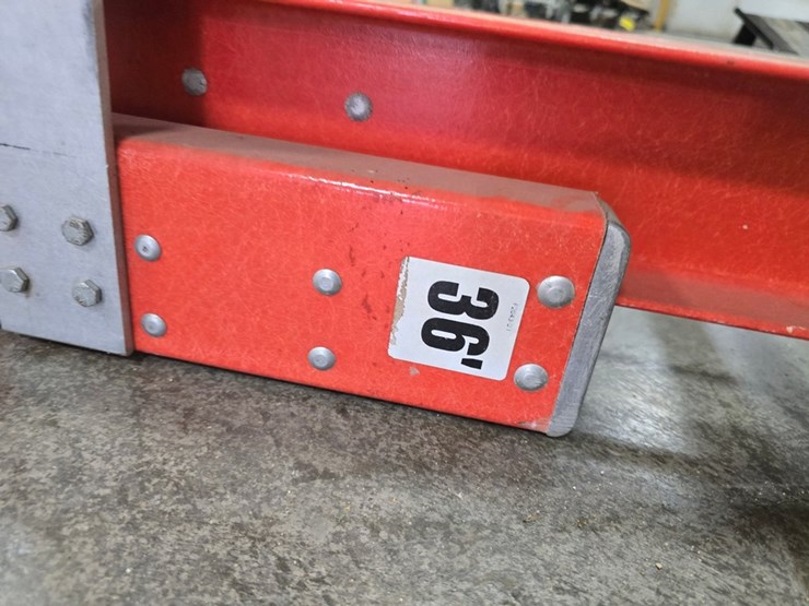 #9733-•-louisville-36"-extension-ladder-image-6