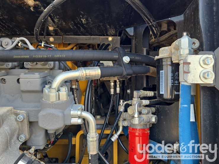 2019-deere-210g-lc-image-45