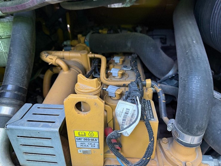2020-caterpillar-242d3-image-15