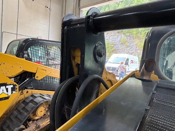 caterpillar-259d-image-31