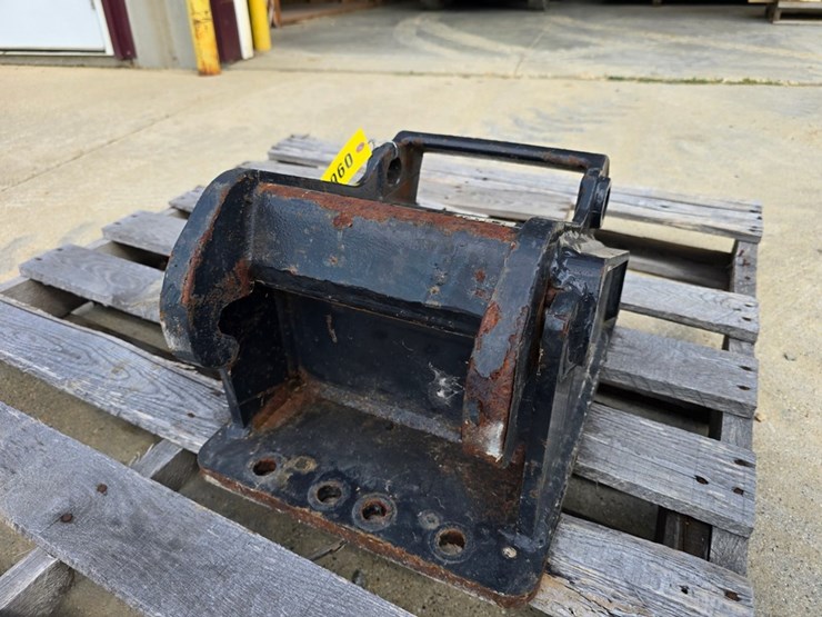 #9687-•-bobcat-mini-excavator-breaker-adapter-plate-image-5