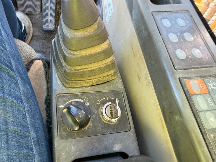 2005-caterpillar-320cl-image-27