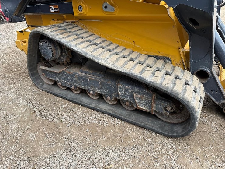 2024-deere-331g-image-12