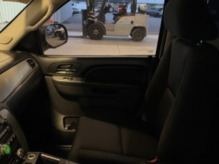 2014-chevrolet-tahoe-image-23