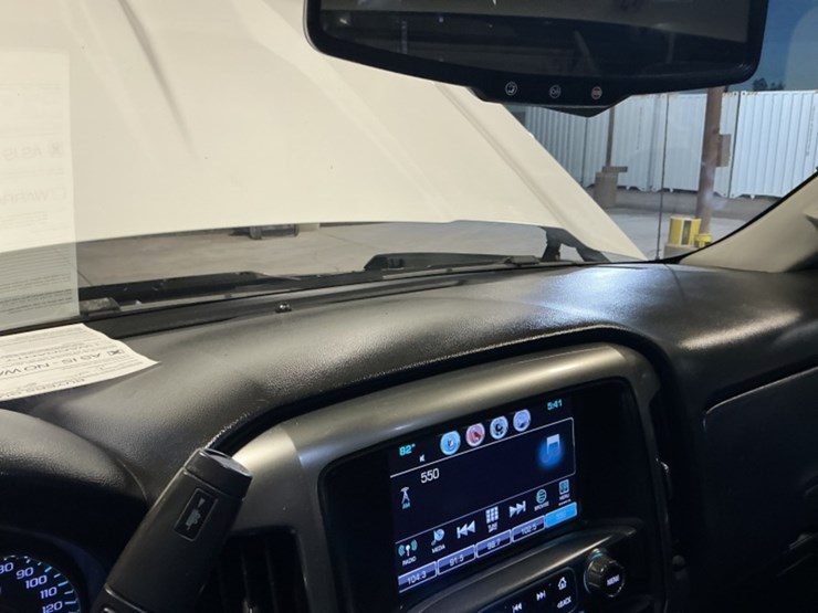 2018-chevrolet-silverado-1500-image-18