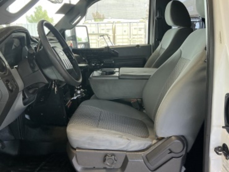 2015-ford-f550-image-21