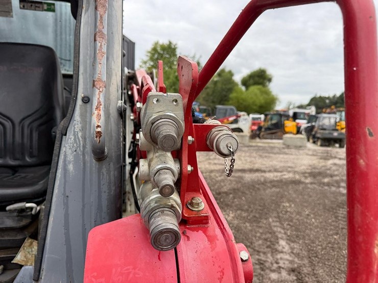 2020-takeuchi-tl8-image-11