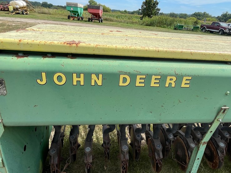 john-deere-12-image-9