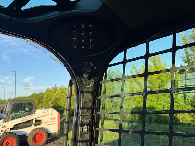 2018-bobcat-s550-image-21