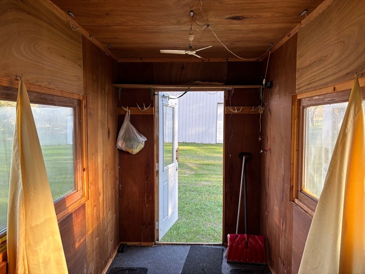 #1340-•-8-hole-ice-shack-(located-in-osseo,-wi)-image-6