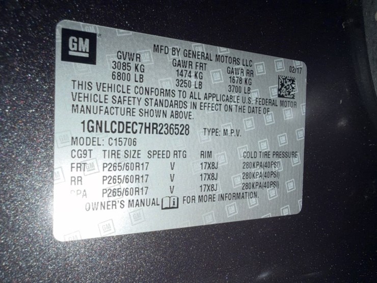 2017-chevrolet-tahoe-image-18