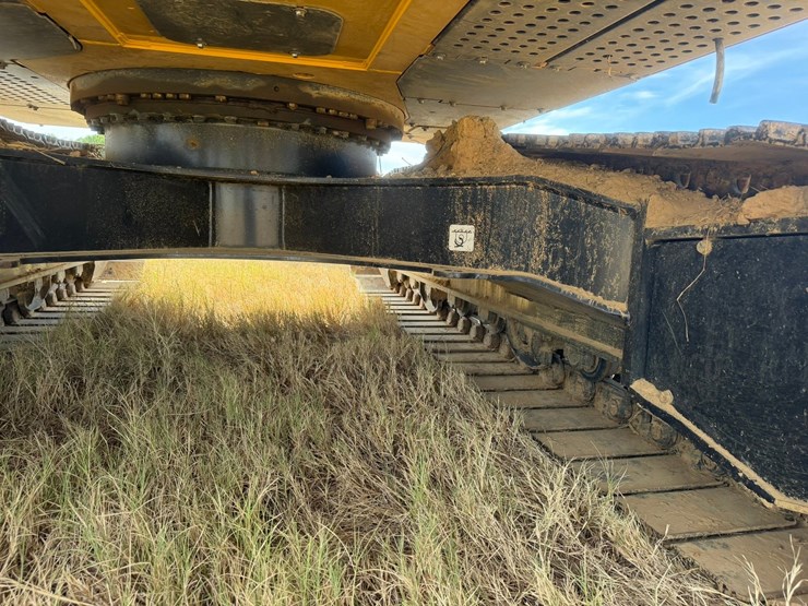 2024-deere-210g-lc-image-49