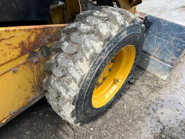 2015-caterpillar-262d-image-19