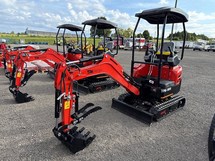 #1070-•-2026-tpm-18hh-mini-excavator-image-1