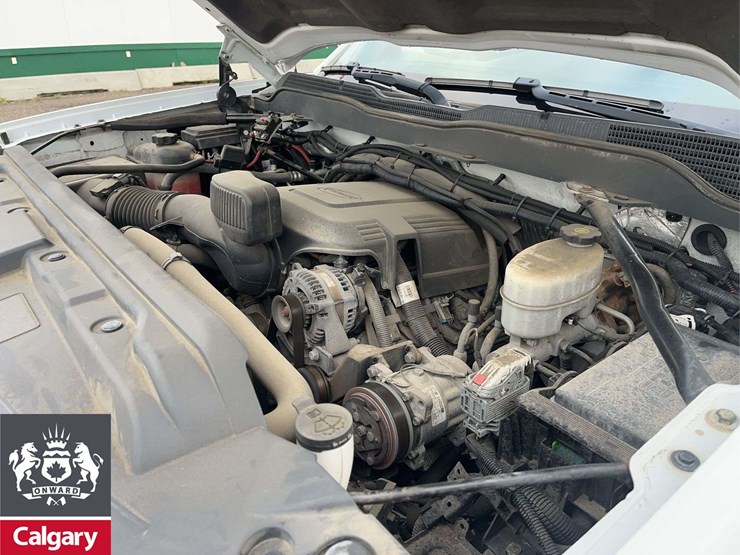 2015-chevrolet-silverado-2500hd-image-21