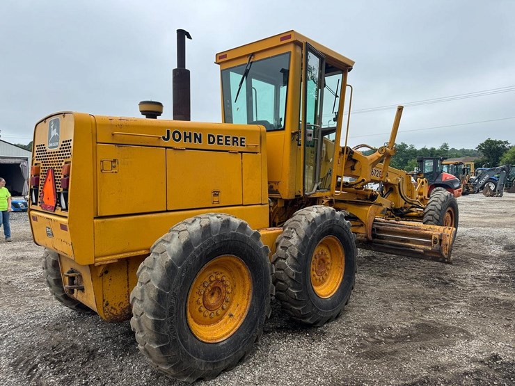 deere-672b-image-5
