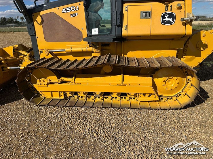 john-deere-8-image-8