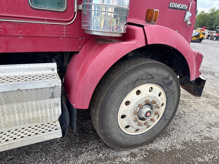 2009-kenworth-t800-image-5