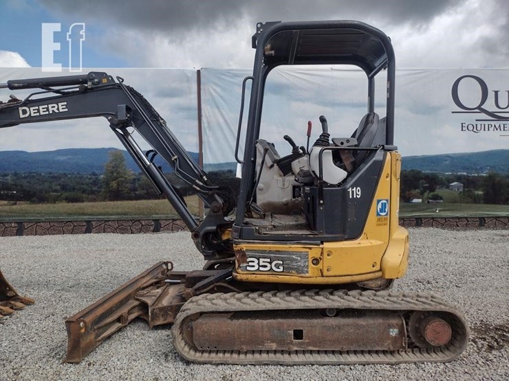 2015-deere-35g-image-11