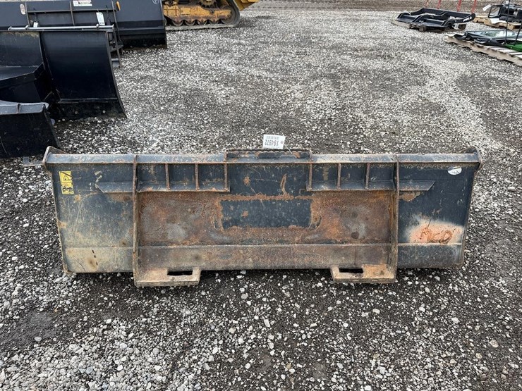 76”-skid-steer-tooth-bucket-image-3
