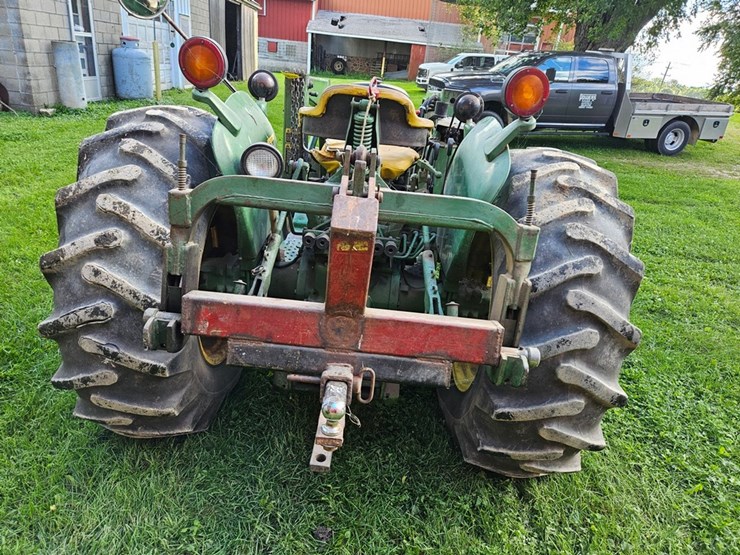 john-deere-2440-image-17