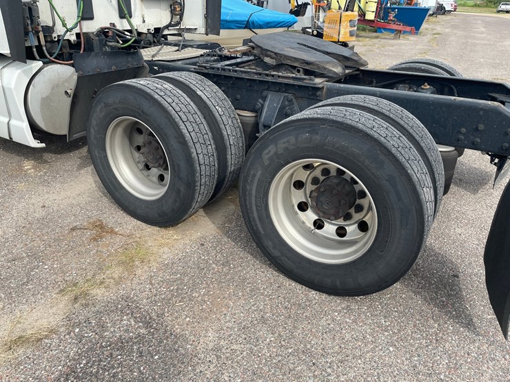 2017-kenworth-t680-image-82
