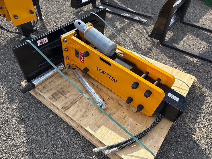 #1094-•-toft-skid-steer-hyd-breaker-image-2