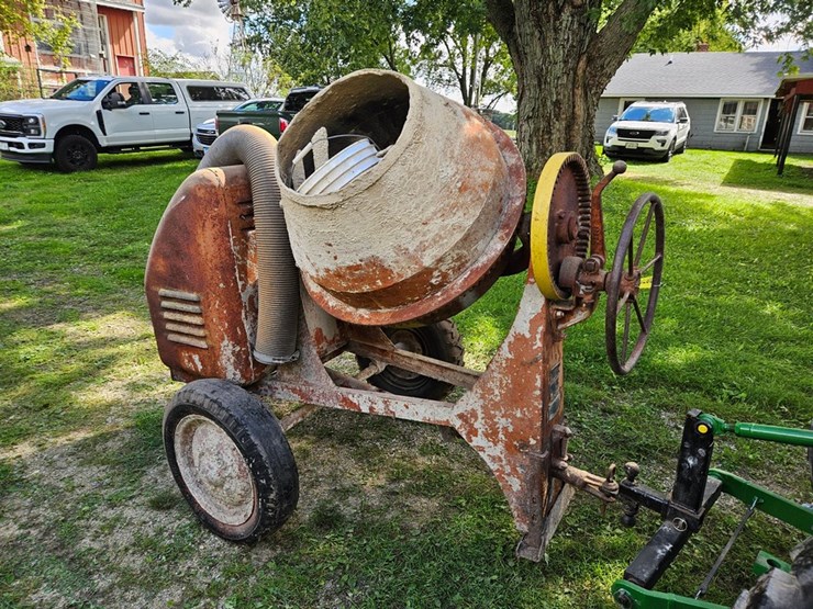 #8737-•-timken-bearing-equipment-towable-concrete-mixer-image-8