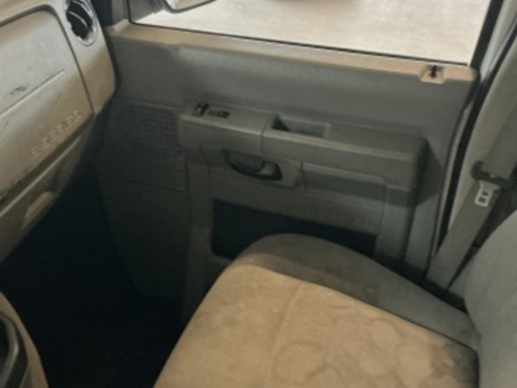 2009-ford-cargo-image-23