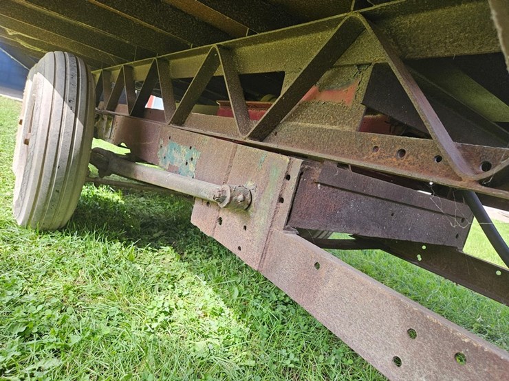 #8705-•-tandem-axle-dump-wagon-image-13