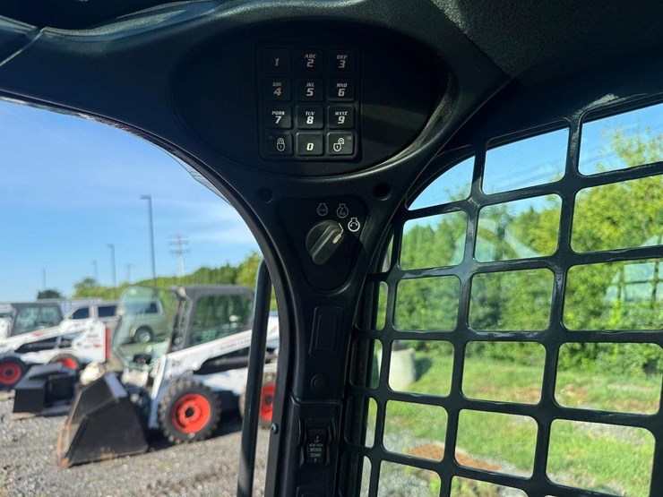 2018-bobcat-s550-image-21