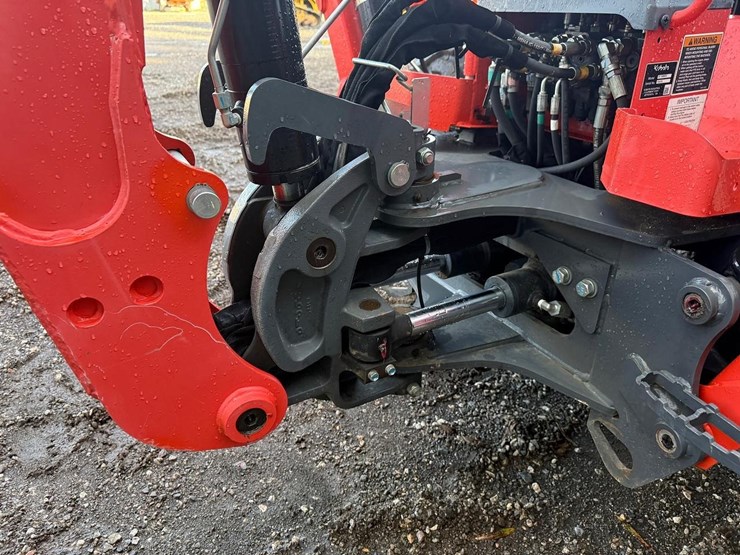 2019-kubota-l47-image-17