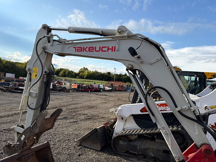 takeuchi-tb230-image-13