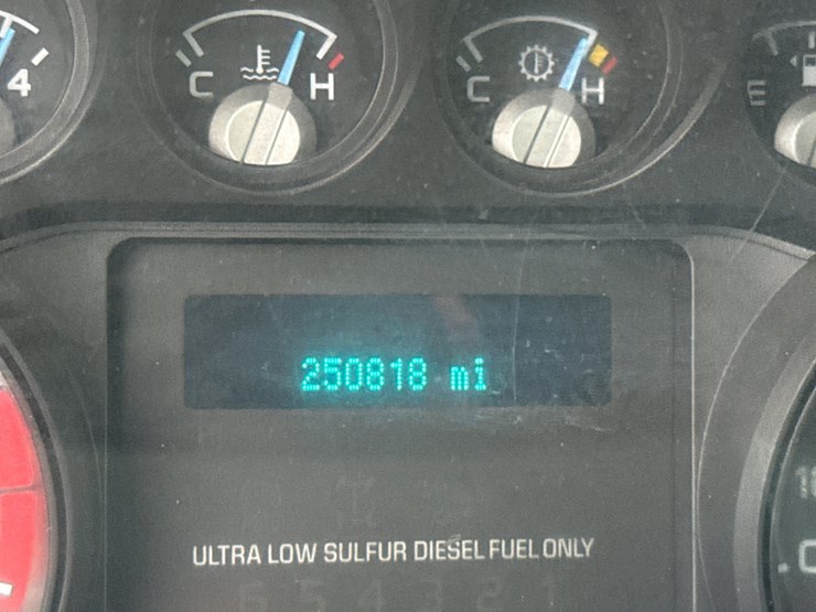 2011-ford-f350-image-19